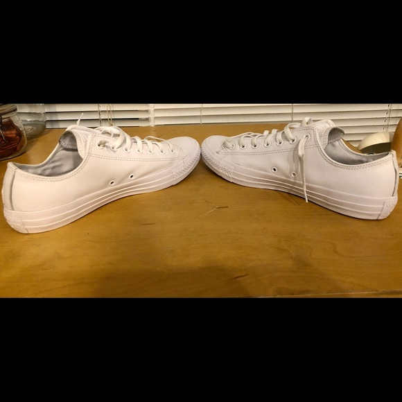 Men’s Chuck Taylor All Star Leather White Converse Sneakers. - Picture 6 of 10
